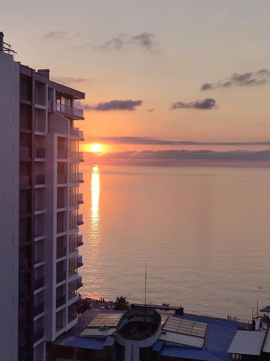 Bi Residence Sea View Luxury 바투미 외부 사진